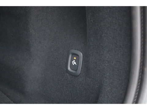 Volvo XC60 2.0 T8 Plug-in hybrid AWD Ultra Dark | Bowers & Wilkins | Massage | Trekhaak | Head-up | 360 camera |