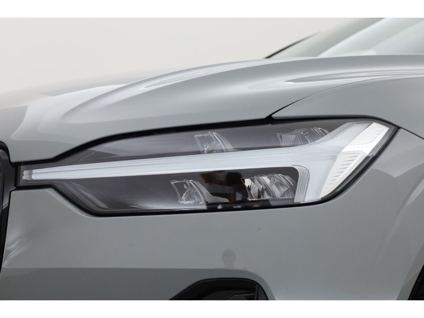 Volvo XC60 2.0 T8 Plug-in hybrid AWD Ultra Dark | Bowers & Wilkins | Massage | Trekhaak | Head-up | 360 camera |