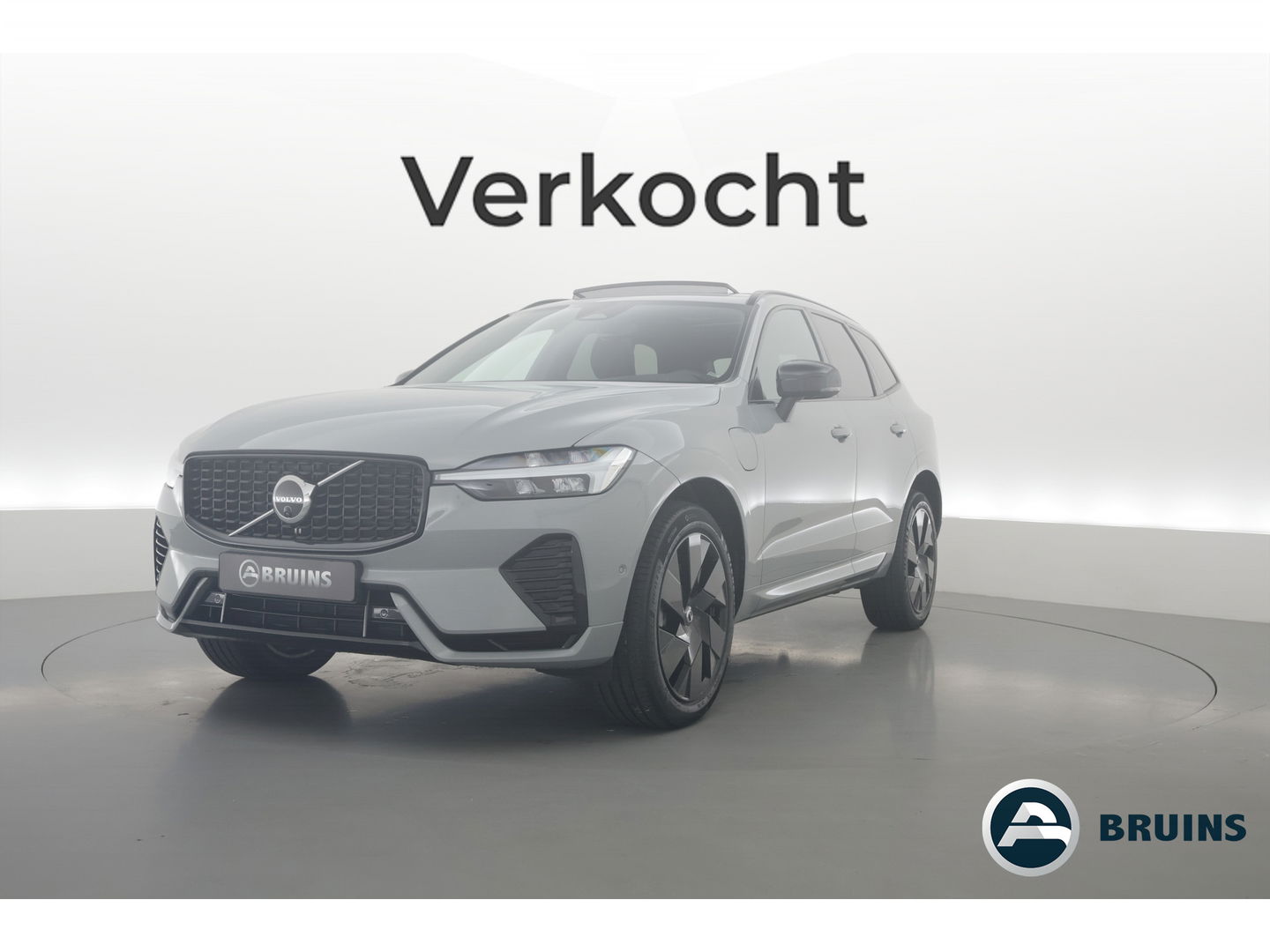 Volvo XC60 2.0 T8 Plug-in hybrid AWD Ultra Dark | Bowers & Wilkins | Massage | Trekhaak | Head-up | 360 camera |