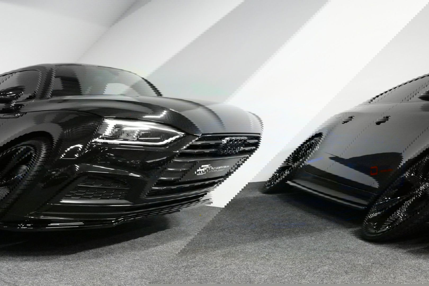 Audi A5 Sportback 2.0 TFSI MHEV Sport S-line Edition / RS5 Look diffuser / Maxton Design Bodykit V.2 / LED koplampen / 20'' LMV / Navigatie / Climatronic / Cruise Control / PDC achter / Audi Drive Select / Black Optic pakket