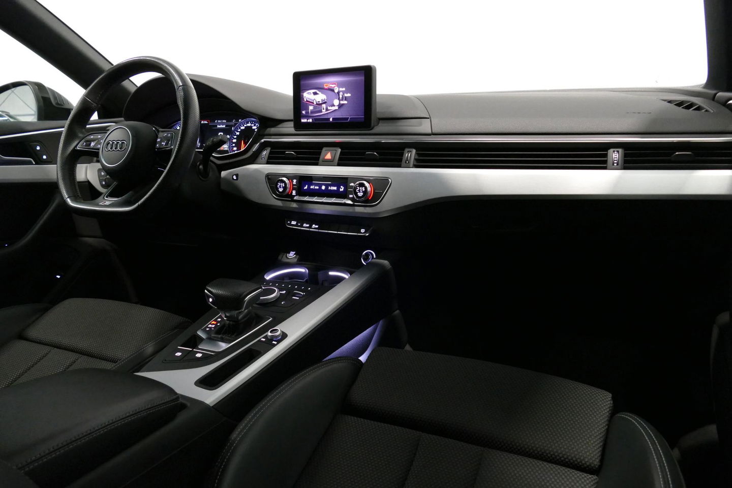 Audi A5 Sportback 2.0 TFSI MHEV Sport S-line Edition / RS5 Look diffuser / Maxton Design Bodykit V.2 / LED koplampen / 20'' LMV / Navigatie / Climatronic / Cruise Control / PDC achter / Audi Drive Select / Black Optic pakket