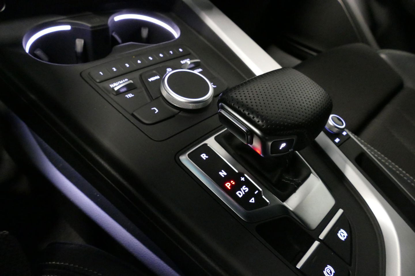 Audi A5 Sportback 2.0 TFSI MHEV Sport S-line Edition / RS5 Look diffuser / Maxton Design Bodykit V.2 / LED koplampen / 20'' LMV / Navigatie / Climatronic / Cruise Control / PDC achter / Audi Drive Select / Black Optic pakket