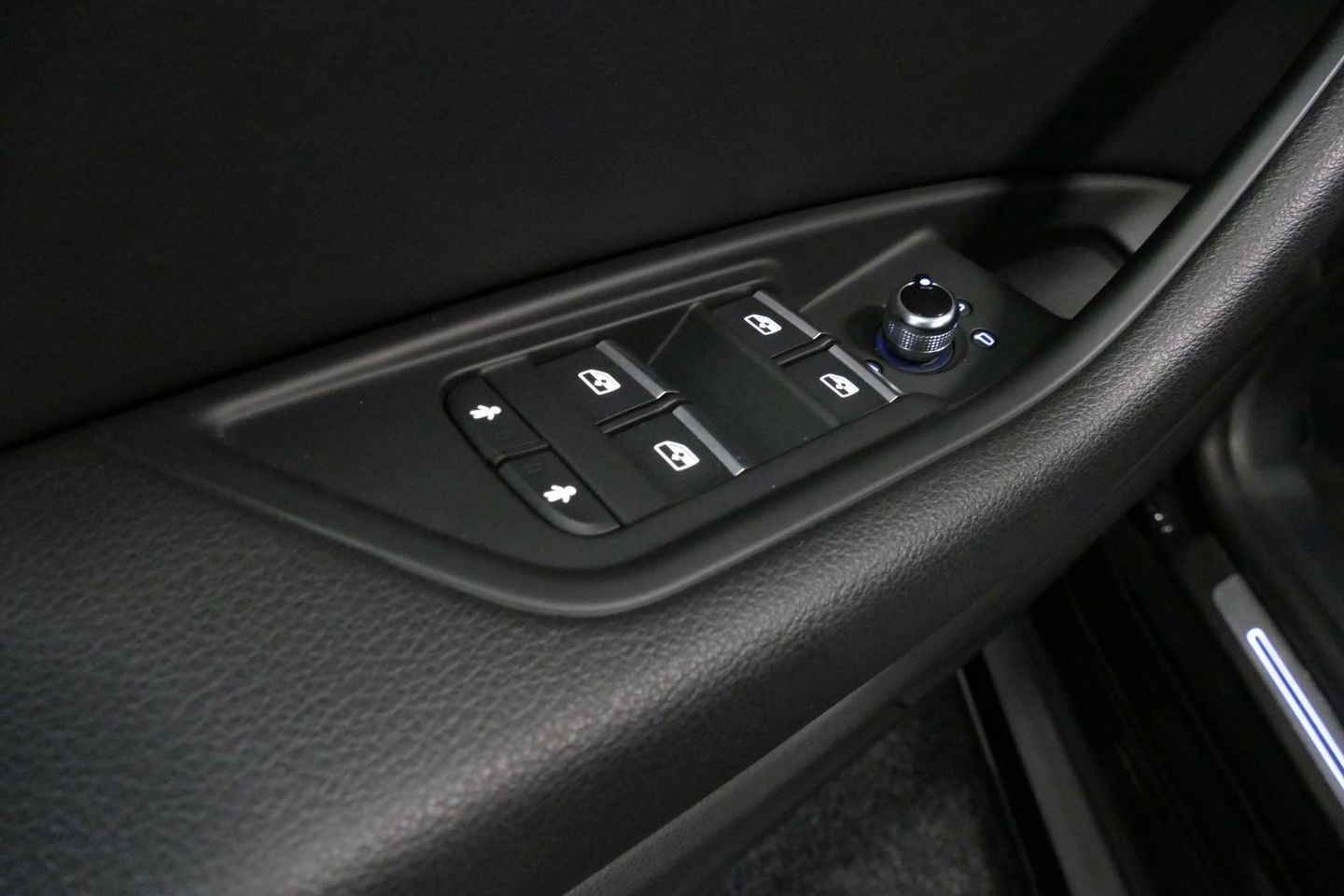 Audi A5 Sportback 2.0 TFSI MHEV Sport S-line Edition / RS5 Look diffuser / Maxton Design Bodykit V.2 / LED koplampen / 20'' LMV / Navigatie / Climatronic / Cruise Control / PDC achter / Audi Drive Select / Black Optic pakket