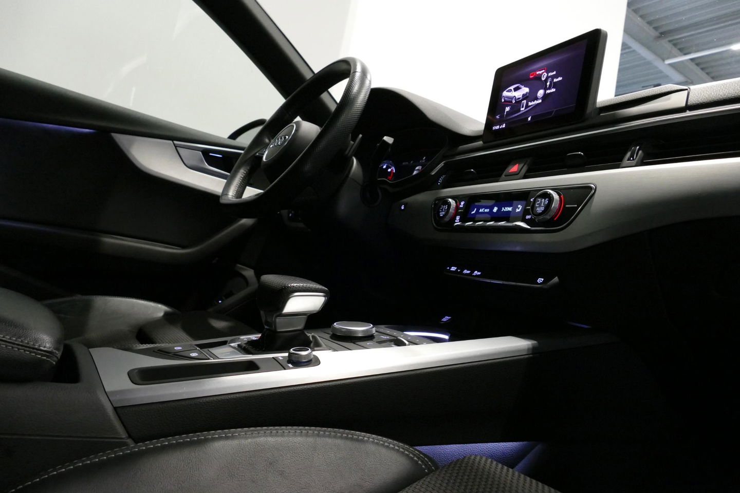 Audi A5 Sportback 2.0 TFSI MHEV Sport S-line Edition / RS5 Look diffuser / Maxton Design Bodykit V.2 / LED koplampen / 20'' LMV / Navigatie / Climatronic / Cruise Control / PDC achter / Audi Drive Select / Black Optic pakket