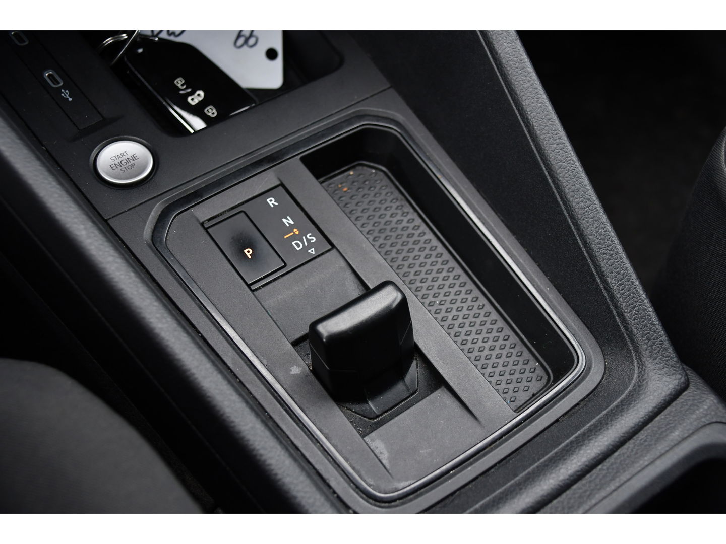 Volkswagen Caddy Cargo Maxi 2.0 TDI PB Edition Camera, Cruise, Carplay, Stoelverwarming, Standkachel, Automaat, 2 x Schuifdeur, Uniek!