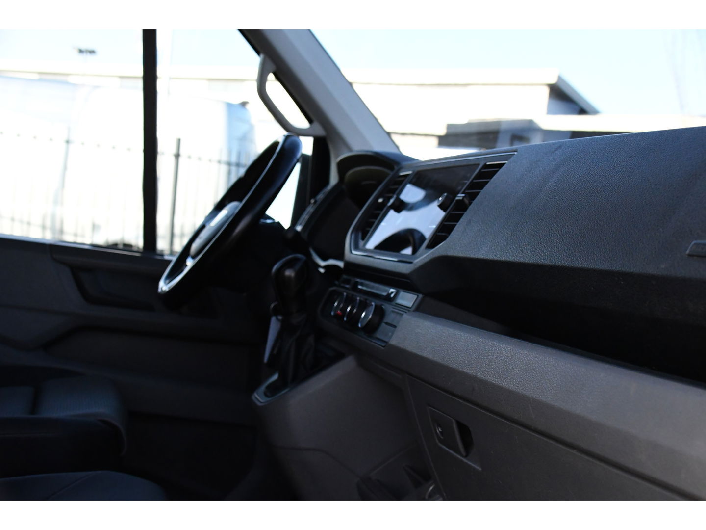 MAN TGE 3.180 35 2.0 L3H3 4x4 Black Edition Cruise, Camera, Carplay, LED, Stoelverwarming, Leder, Trekhaak, Multimedia, Stuurverwarming, Uniek!