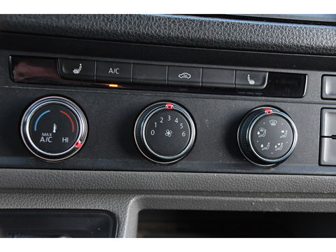 MAN TGE 3.180 35 2.0 L3H3 4x4 Black Edition Cruise, Camera, Carplay, LED, Stoelverwarming, Leder, Trekhaak, Multimedia, Stuurverwarming, Uniek!