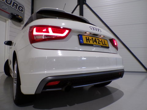 Audi A1 1.2 TFSI "2X S-Line" Xenon Leer Stoelverwarming Bluetooth Garantie Nieuwe-APK 17"Velgen Volledige-historie 4-Season banden
