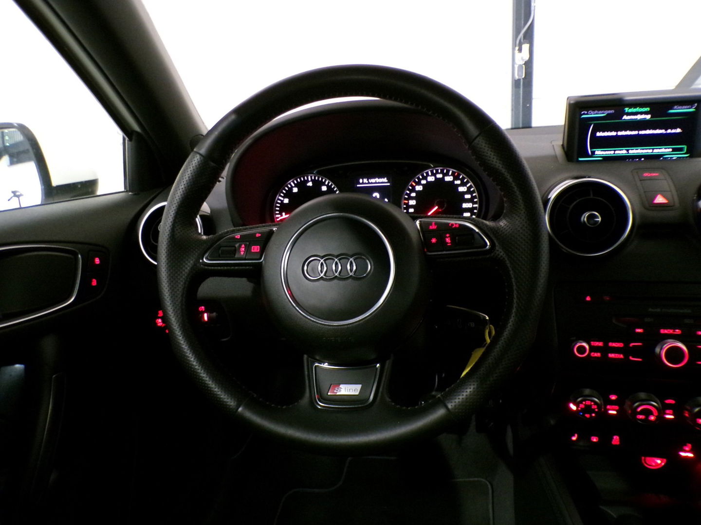 Audi A1 1.2 TFSI "2X S-Line" Xenon Leer Stoelverwarming Bluetooth Garantie Nieuwe-APK 17"Velgen Volledige-historie 4-Season banden