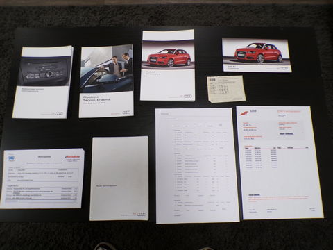 Audi A1 1.2 TFSI "2X S-Line" Xenon Leer Stoelverwarming Bluetooth Garantie Nieuwe-APK 17"Velgen Volledige-historie 4-Season banden