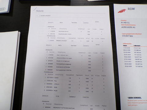 Audi A1 1.2 TFSI "2X S-Line" Xenon Leer Stoelverwarming Bluetooth Garantie Nieuwe-APK 17"Velgen Volledige-historie 4-Season banden