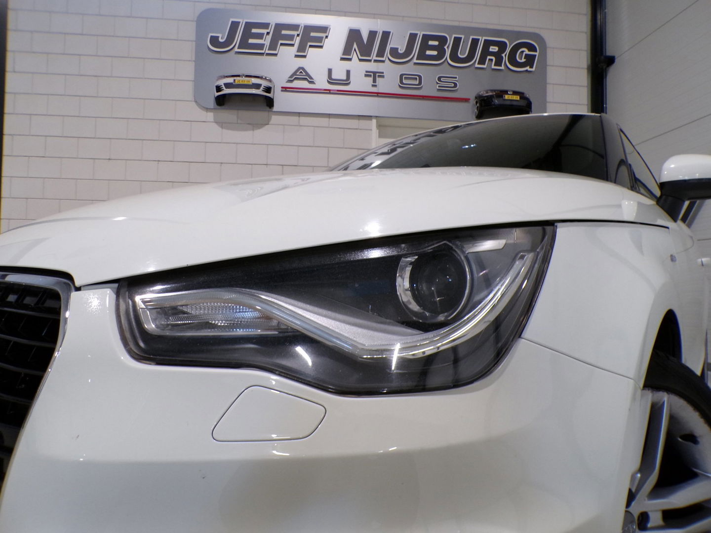 Audi A1 1.2 TFSI "2X S-Line" Xenon Leer Stoelverwarming Bluetooth Garantie Nieuwe-APK 17"Velgen Volledige-historie 4-Season banden