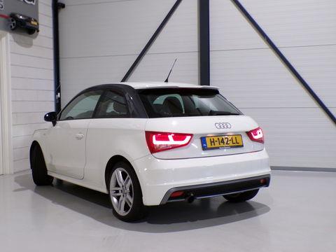 Audi A1 1.2 TFSI "2X S-Line" Xenon Leer Stoelverwarming Bluetooth Garantie Nieuwe-APK 17"Velgen Volledige-historie 4-Season banden