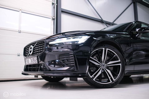 Volvo V60 2.0 T8 Recharge AWD R-Design | Massage | Stoelkoeling | Pilot assist | Adaptive cruise | Trekhaak | LED | NAP NL auto |