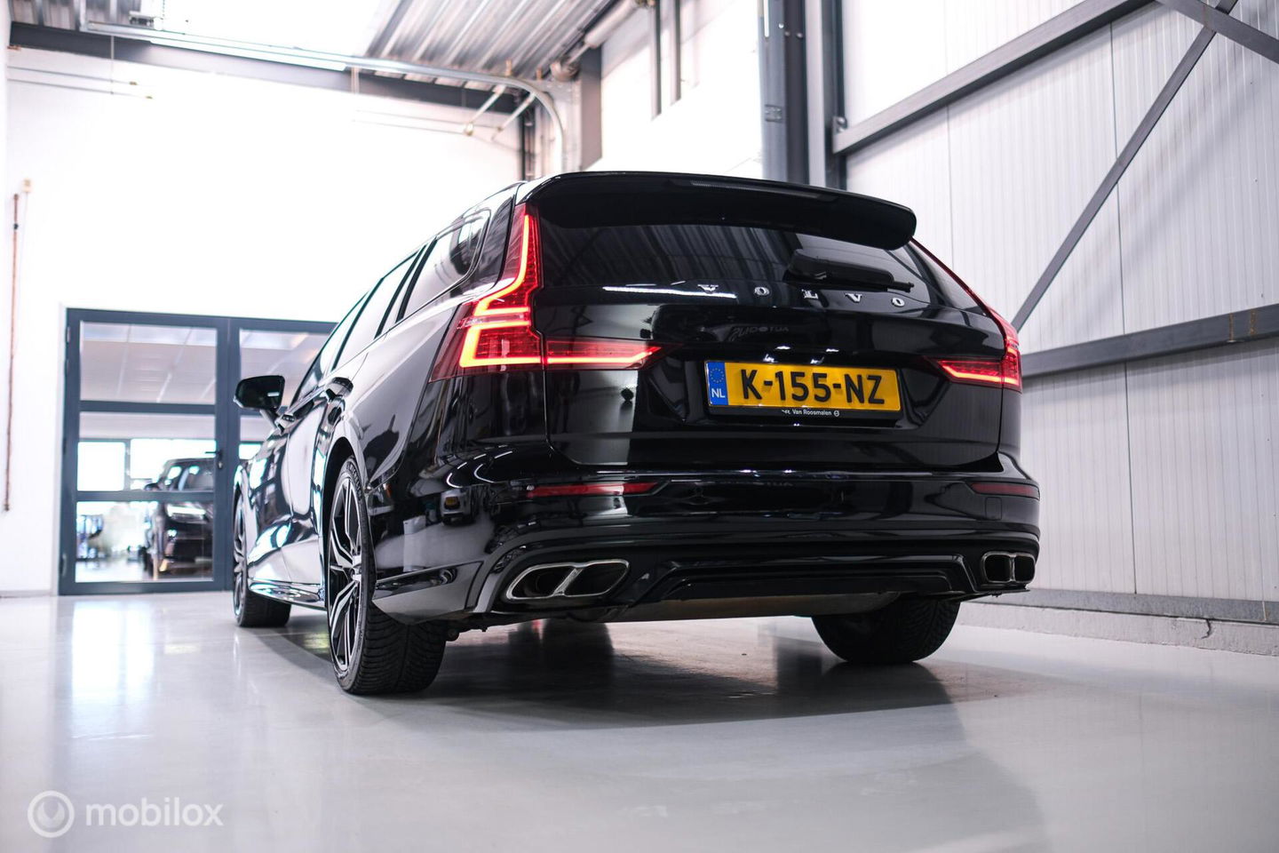 Volvo V60 2.0 T8 Recharge AWD R-Design | Massage | Stoelkoeling | Pilot assist | Adaptive cruise | Trekhaak | LED | NAP NL auto |