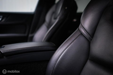 Volvo V60 2.0 T8 Recharge AWD R-Design | Massage | Stoelkoeling | Pilot assist | Adaptive cruise | Trekhaak | LED | NAP NL auto |