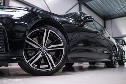 Volvo V60 2.0 T8 Recharge AWD R-Design | Massage | Stoelkoeling | Pilot assist | Adaptive cruise | Trekhaak | LED | NAP NL auto |