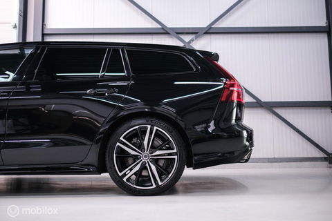 Volvo V60 2.0 T8 Recharge AWD R-Design | Massage | Stoelkoeling | Pilot assist | Adaptive cruise | Trekhaak | LED | NAP NL auto |