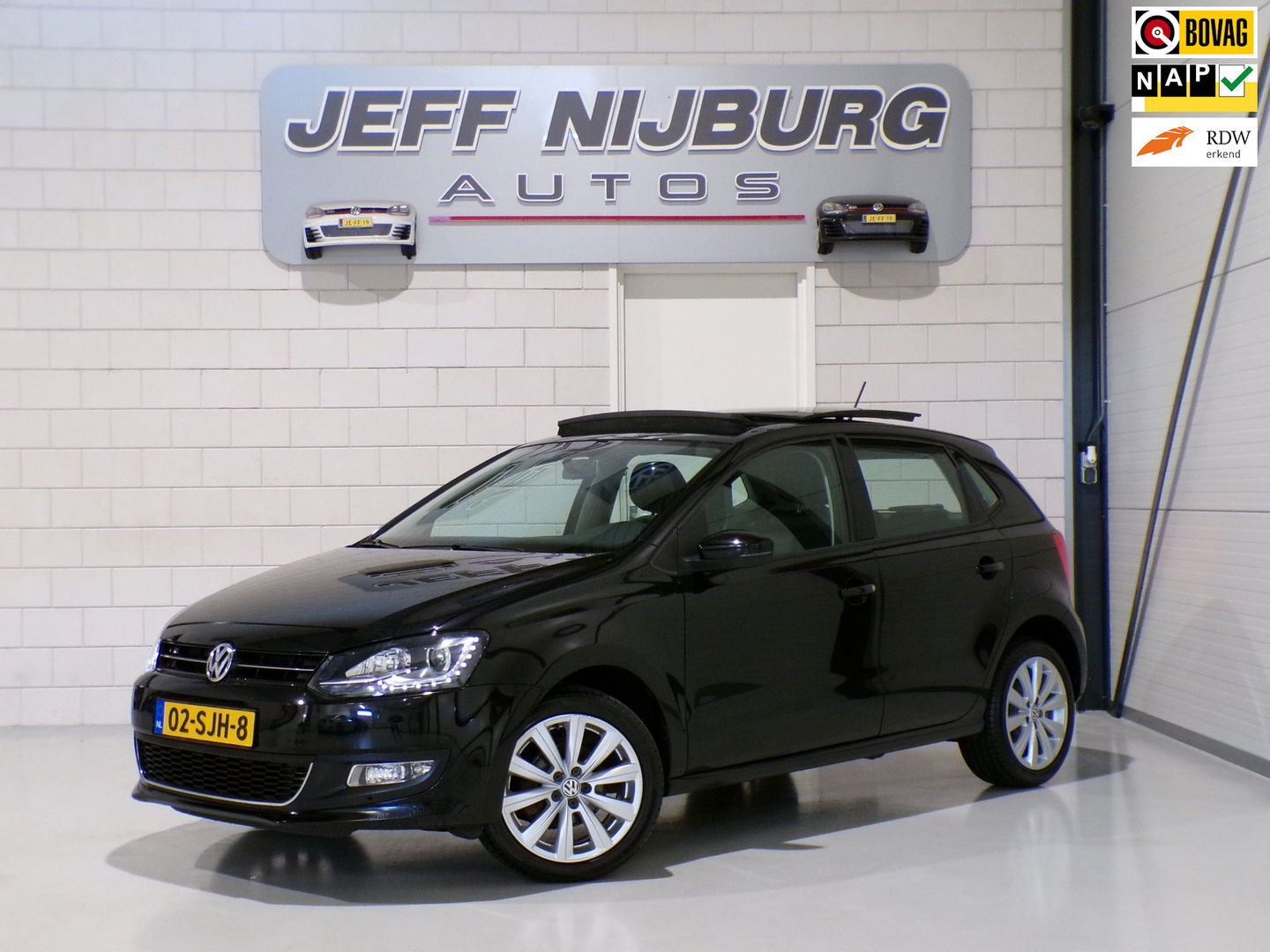 Volkswagen Polo 1.4-16V Comfortline "Origineel NL!" Pano Xenon "1e eigenaar" Panoramadak Bluetooth 16"Velgen Dealer-onderhouden