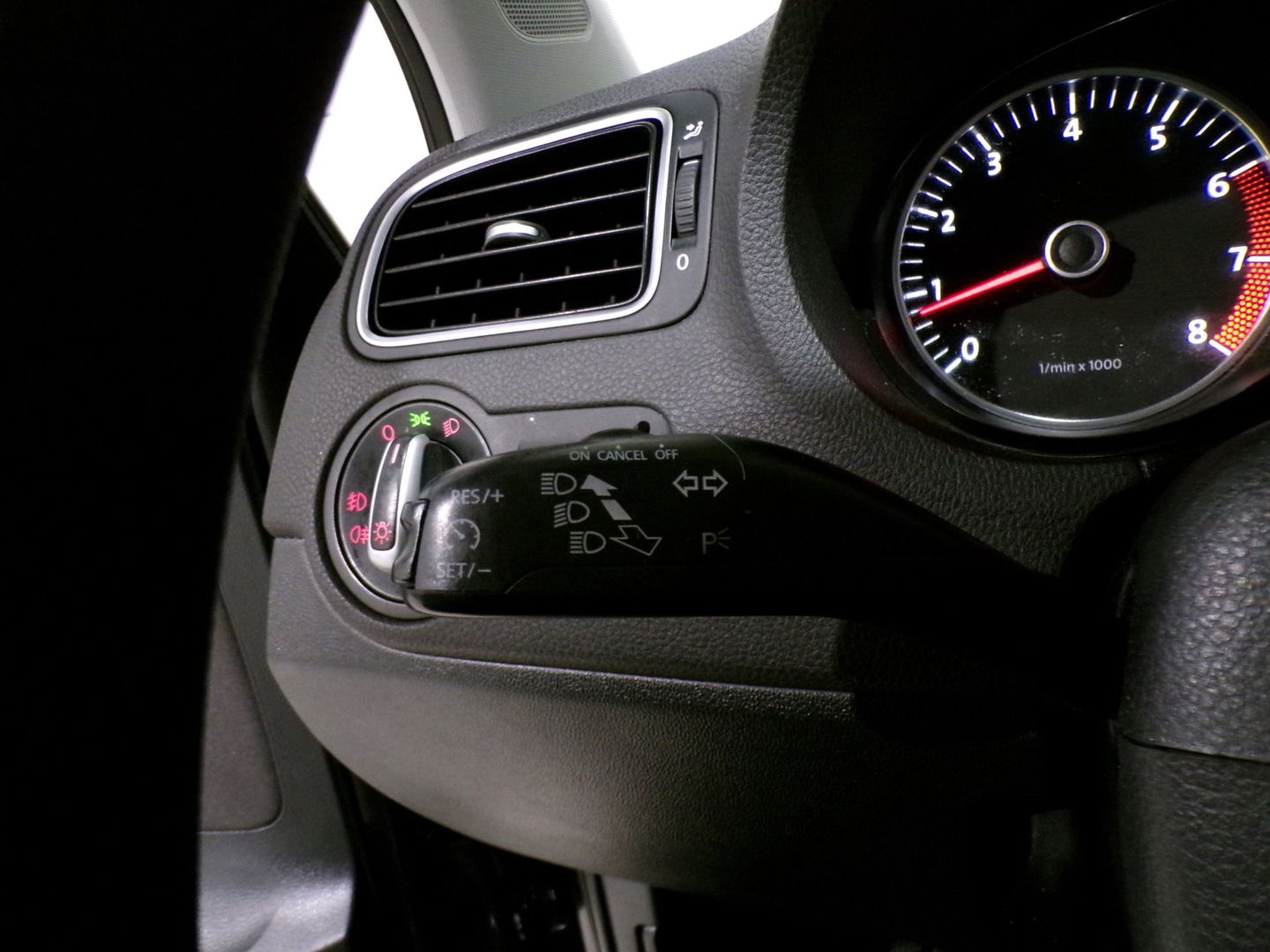 Volkswagen Polo 1.4-16V Comfortline "Origineel NL!" Pano Xenon "1e eigenaar" Panoramadak Bluetooth 16"Velgen Dealer-onderhouden