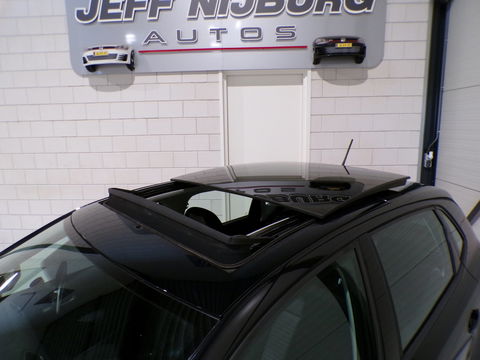 Volkswagen Polo 1.4-16V Comfortline "Origineel NL!" Pano Xenon "1e eigenaar" Panoramadak Bluetooth 16"Velgen Dealer-onderhouden