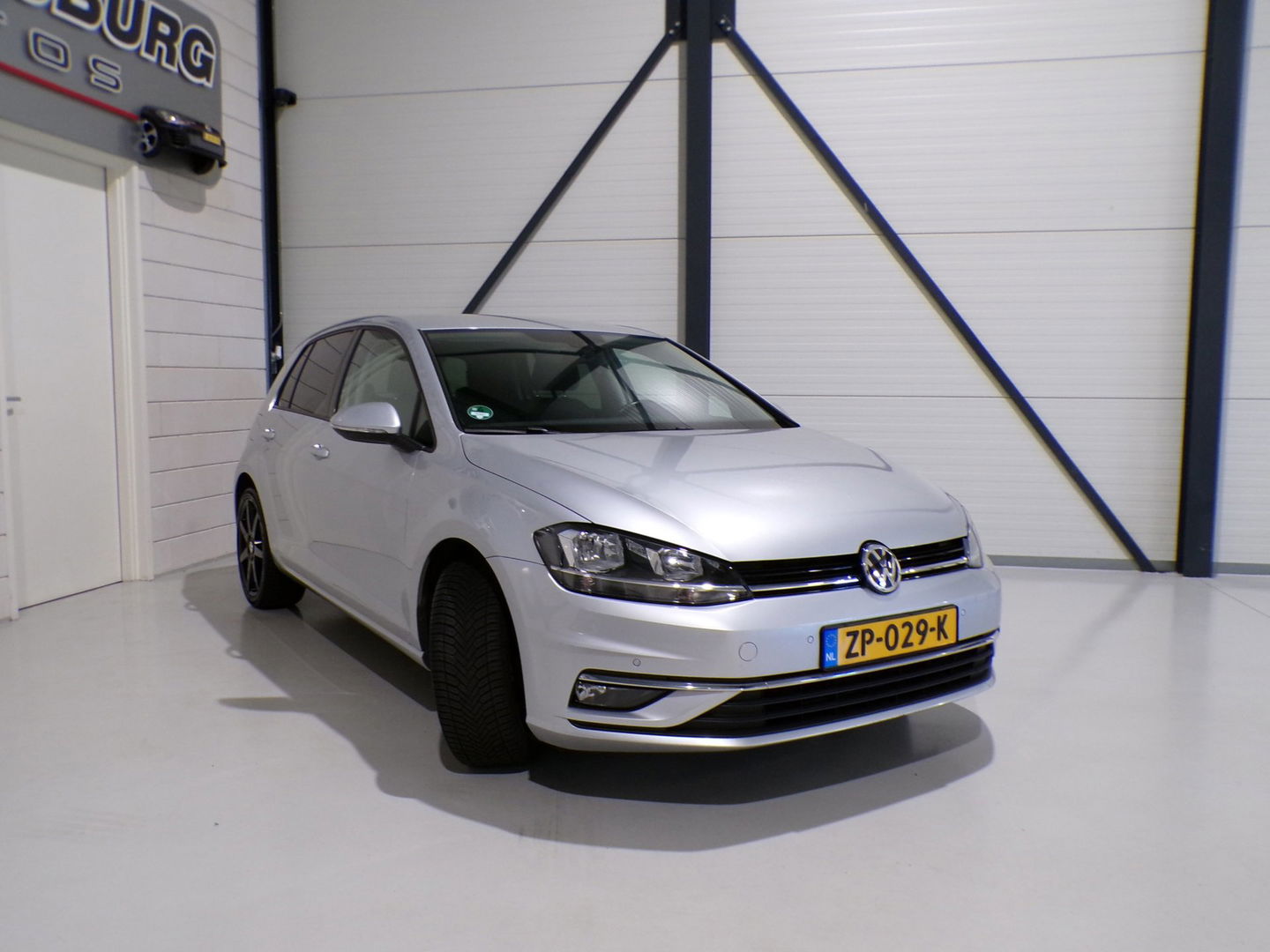 Volkswagen Golf 1.0 TSI 116PK Comfortline Business "Origineel NL!" Stoelverwarming Massage-Stoel Apple-Carplay Parkeersensoren Led