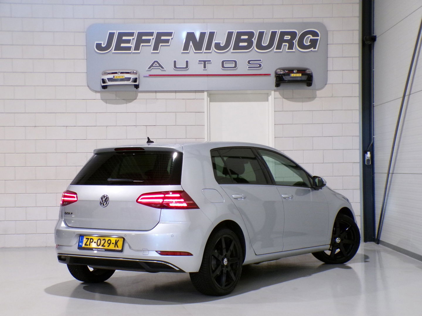 Volkswagen Golf 1.0 TSI 116PK Comfortline Business "Origineel NL!" Stoelverwarming Massage-Stoel Apple-Carplay Parkeersensoren Led