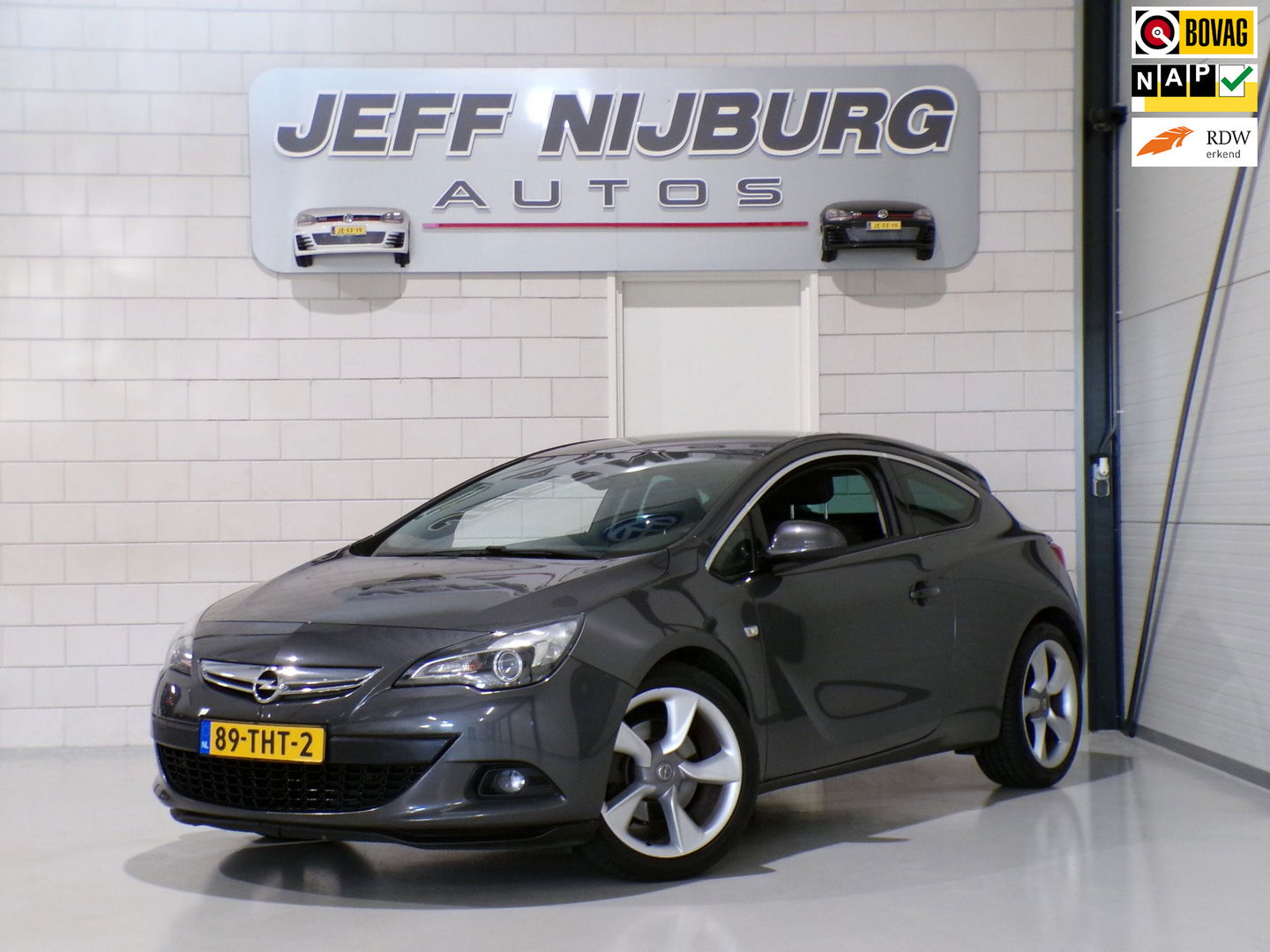 Opel Astra GTC 1.4 Turbo Sport "Origineel NL!" Navigatie Bluetooth Parkeersensoren 19"Velgen Garantie Sportstoelen Cruise-control