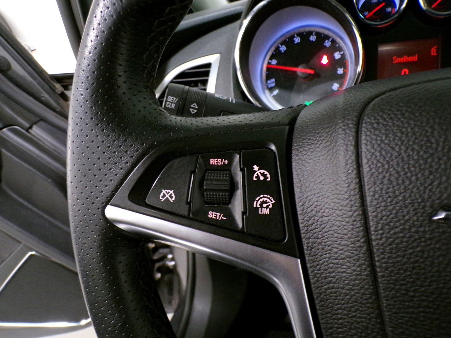 Opel Astra GTC 1.4 Turbo Sport "Origineel NL!" Navigatie Bluetooth Parkeersensoren 19"Velgen Garantie Sportstoelen Cruise-control