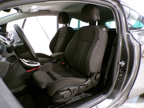 Opel Astra GTC 1.4 Turbo Sport "Origineel NL!" Navigatie Bluetooth Parkeersensoren 19"Velgen Garantie Sportstoelen Cruise-control