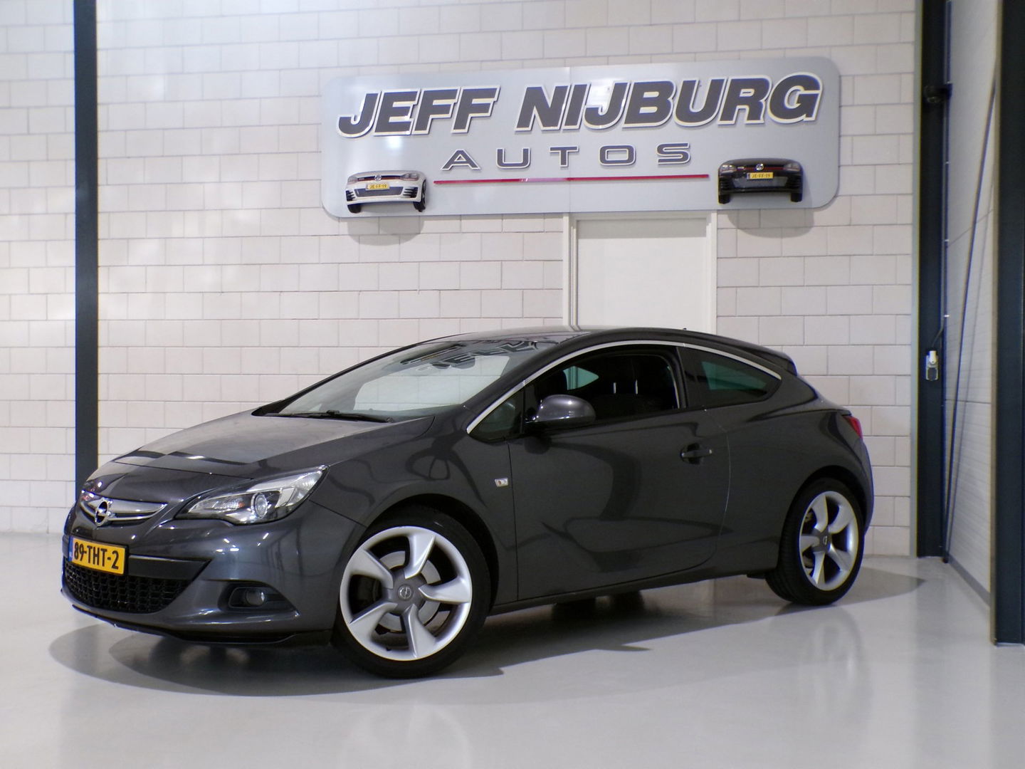 Opel Astra GTC 1.4 Turbo Sport "Origineel NL!" Navigatie Bluetooth Parkeersensoren 19"Velgen Garantie Sportstoelen Cruise-control