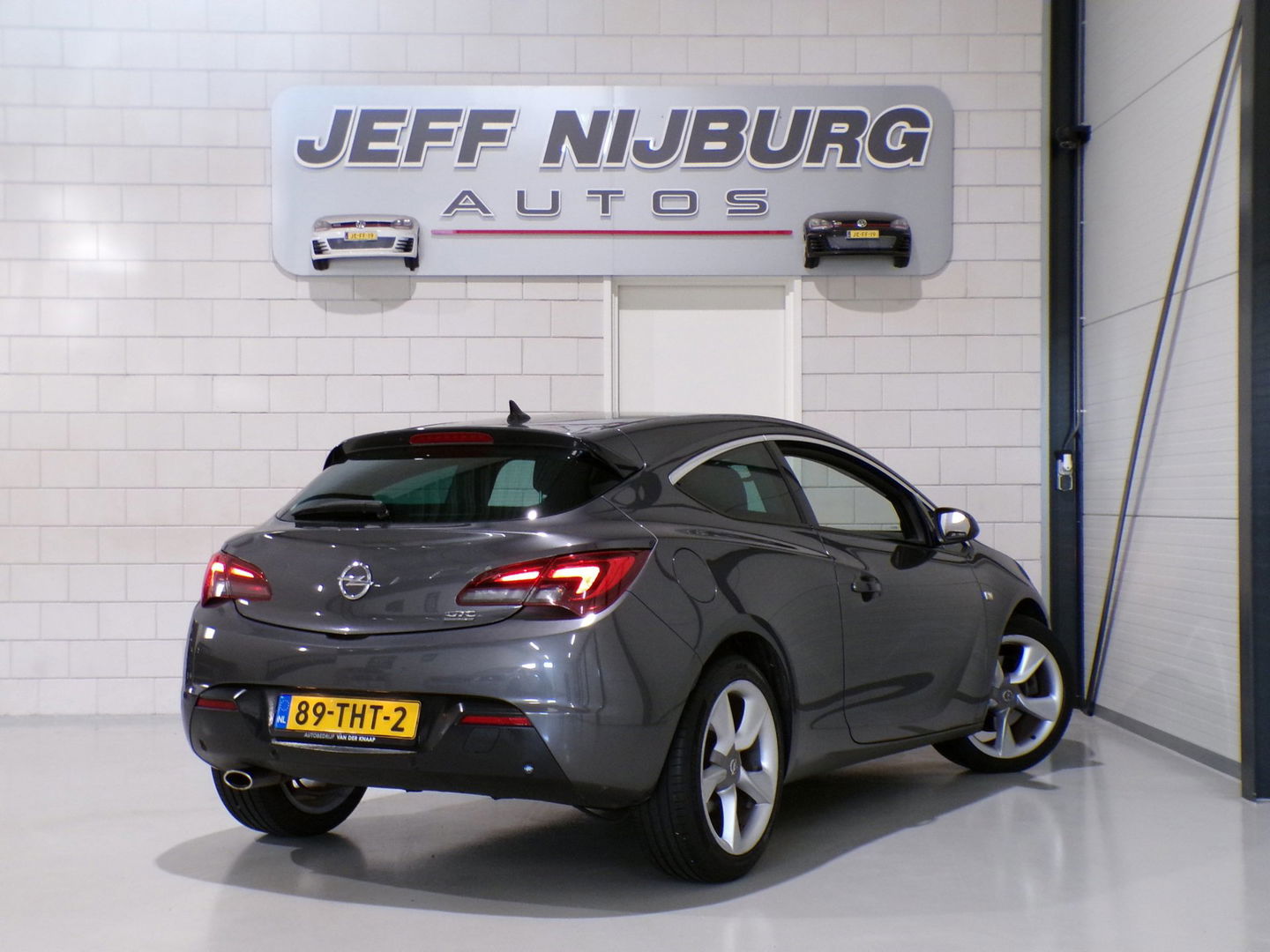 Opel Astra GTC 1.4 Turbo Sport "Origineel NL!" Navigatie Bluetooth Parkeersensoren 19"Velgen Garantie Sportstoelen Cruise-control