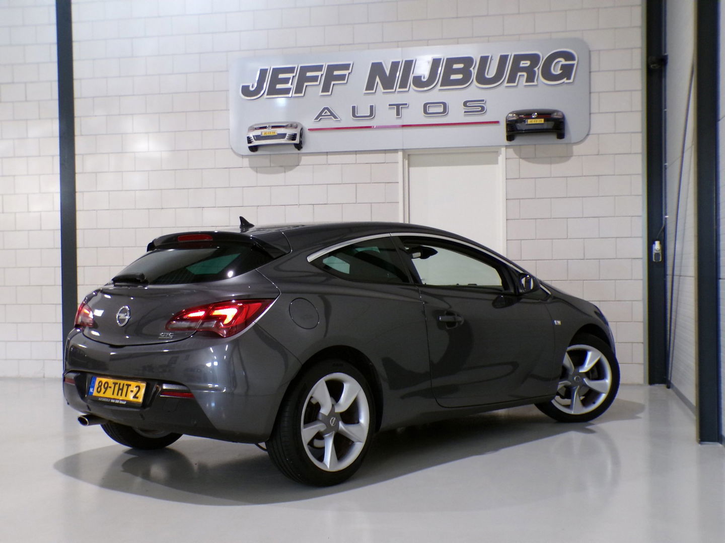Opel Astra GTC 1.4 Turbo Sport "Origineel NL!" Navigatie Bluetooth Parkeersensoren 19"Velgen Garantie Sportstoelen Cruise-control