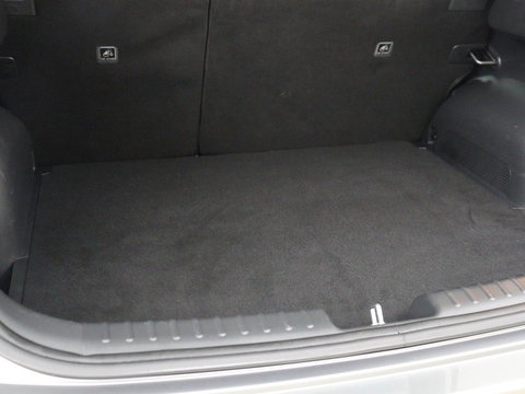 Kia Niro 1.6 GDi Hybrid DynamicLine | Trekhaak | Adaptive cruise | Camera | Carplay | Half leder | Navigatie | Sfeerverlichting | File Assistent | Parkeerhulp | Keyless | Climate control