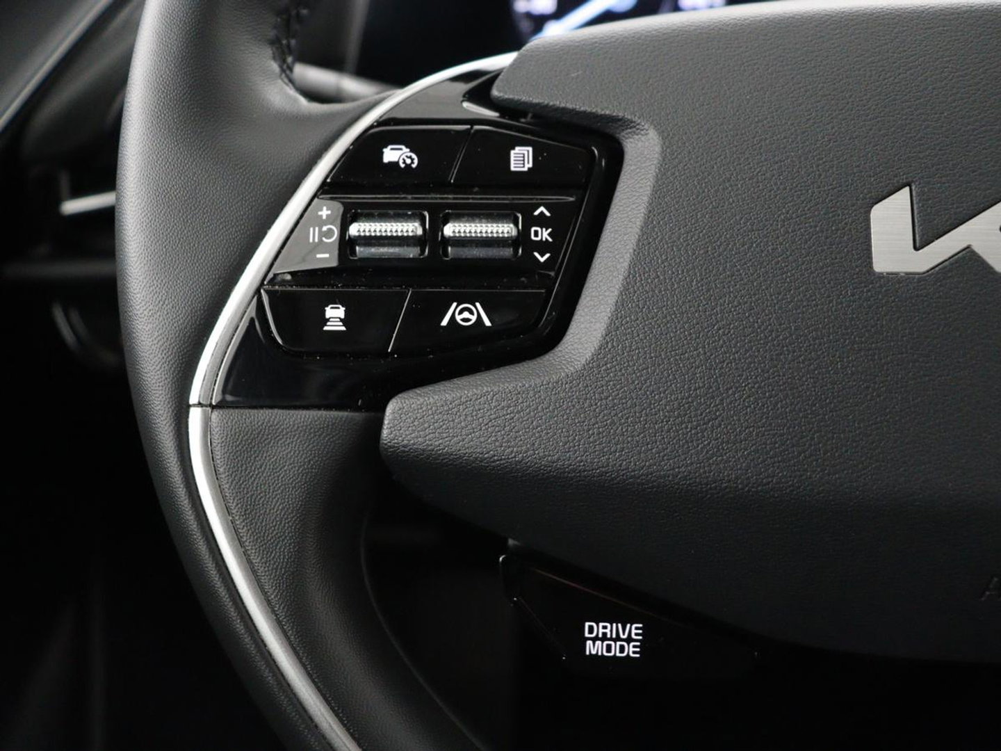 Kia Niro 1.6 GDi Hybrid DynamicLine | Trekhaak | Adaptive cruise | Camera | Carplay | Half leder | Navigatie | Sfeerverlichting | File Assistent | Parkeerhulp | Keyless | Climate control