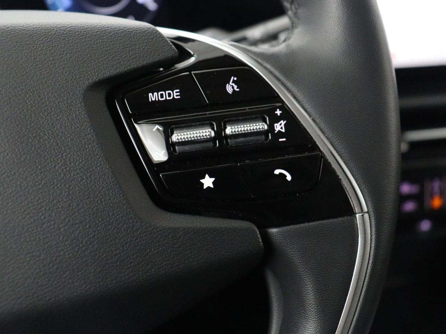 Kia Niro 1.6 GDi Hybrid DynamicLine | Trekhaak | Adaptive cruise | Camera | Carplay | Half leder | Navigatie | Sfeerverlichting | File Assistent | Parkeerhulp | Keyless | Climate control