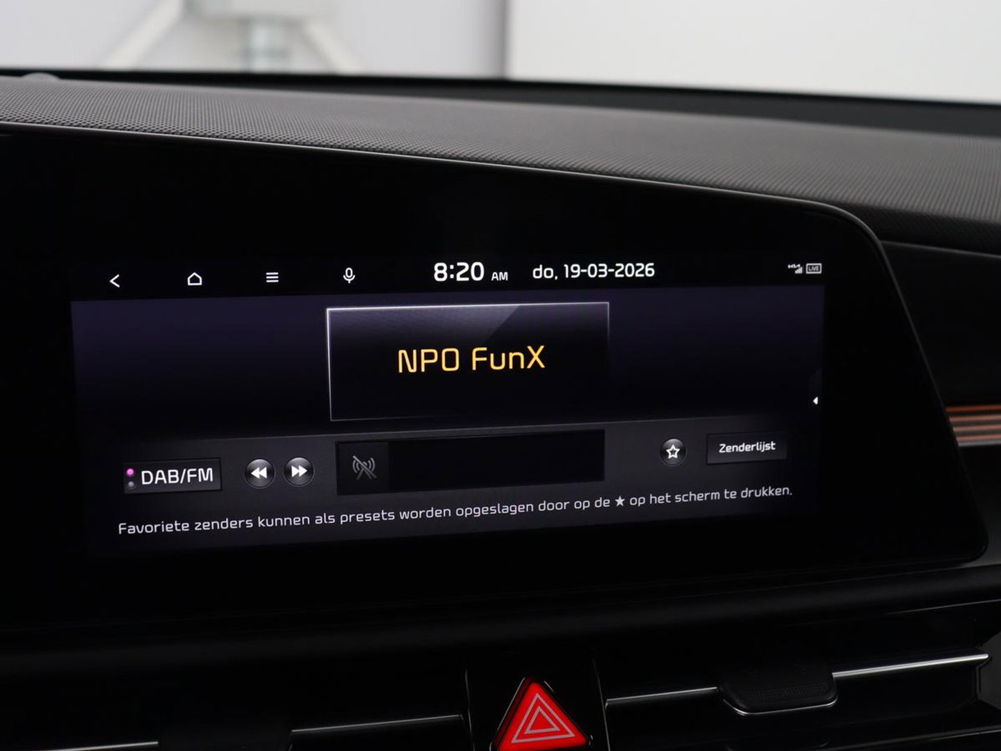 Kia Niro 1.6 GDi Hybrid DynamicLine | Trekhaak | Adaptive cruise | Camera | Carplay | Half leder | Navigatie | Sfeerverlichting | File Assistent | Parkeerhulp | Keyless | Climate control