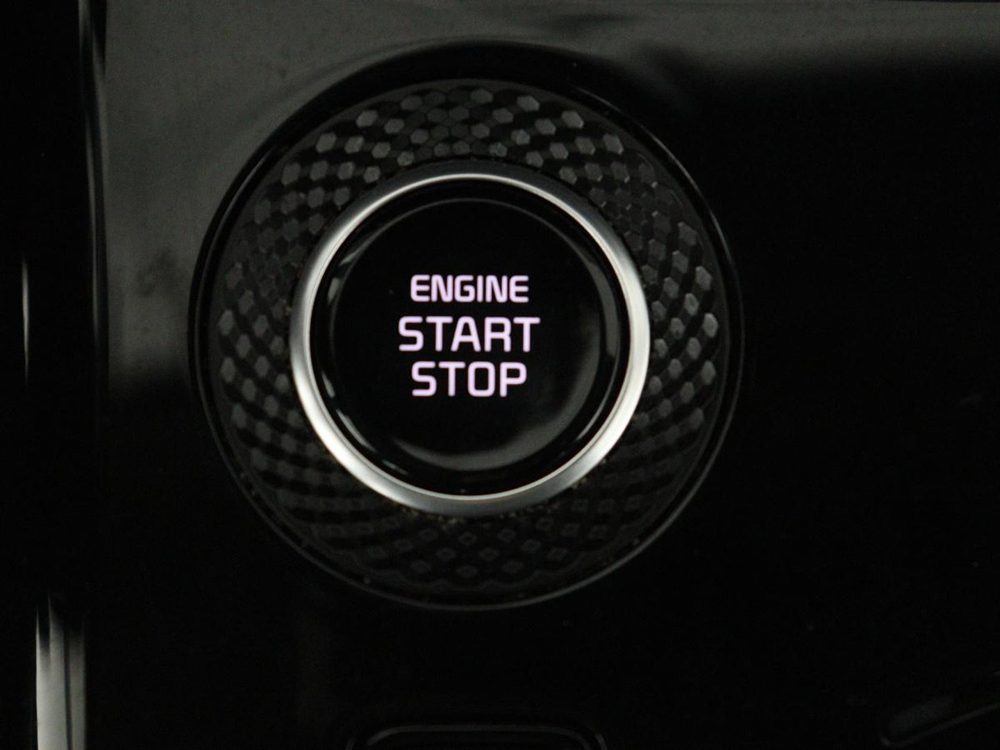 Kia Niro 1.6 GDi Hybrid DynamicLine | Trekhaak | Adaptive cruise | Camera | Carplay | Half leder | Navigatie | Sfeerverlichting | File Assistent | Parkeerhulp | Keyless | Climate control