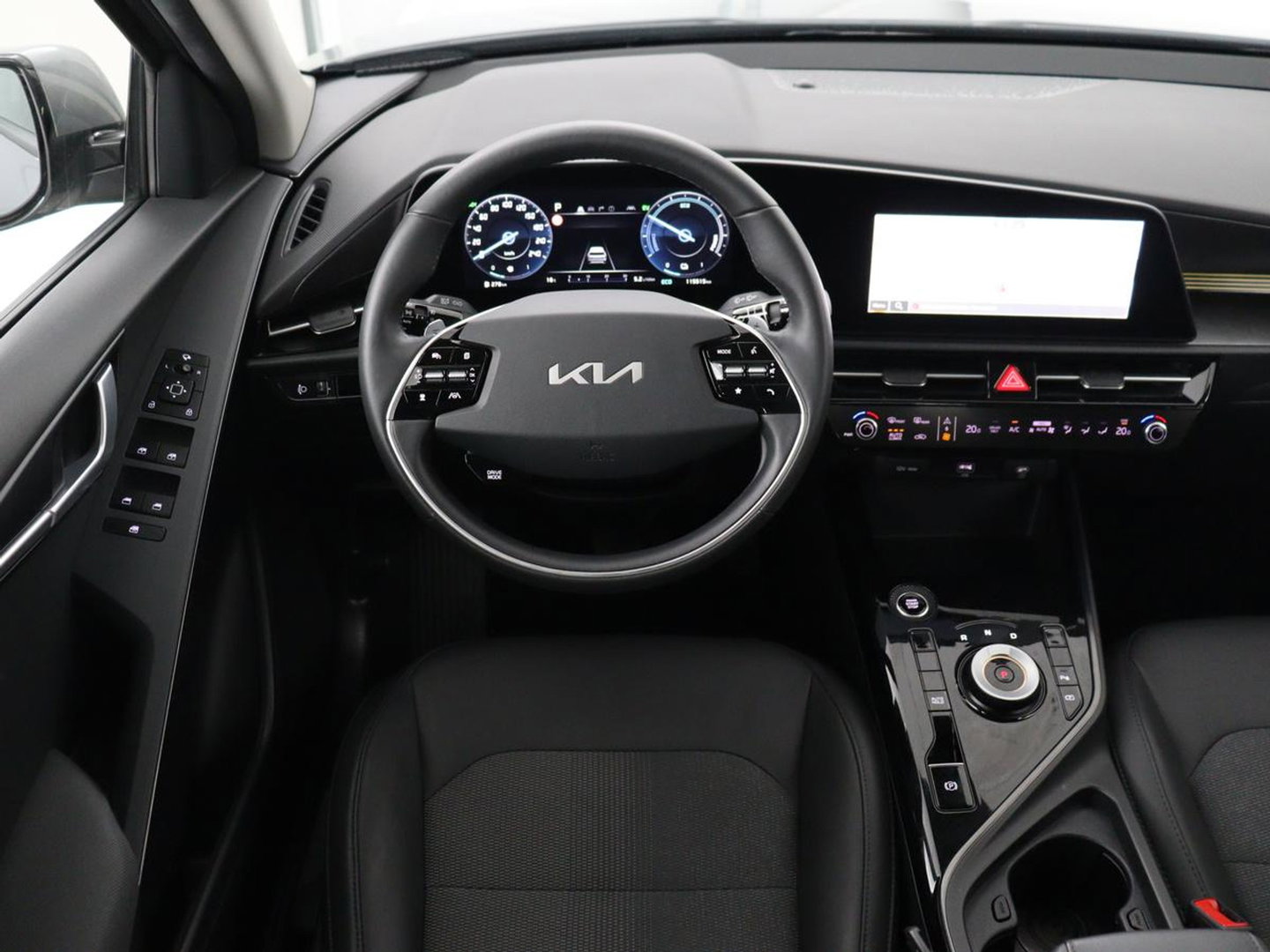 Kia Niro 1.6 GDi Hybrid DynamicLine | Trekhaak | Adaptive cruise | Camera | Carplay | Half leder | Navigatie | Sfeerverlichting | File Assistent | Parkeerhulp | Keyless | Climate control