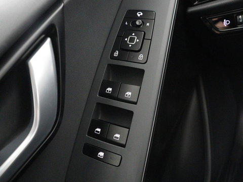 Kia Niro 1.6 GDi Hybrid DynamicLine | Trekhaak | Adaptive cruise | Camera | Carplay | Half leder | Navigatie | Sfeerverlichting | File Assistent | Parkeerhulp | Keyless | Climate control