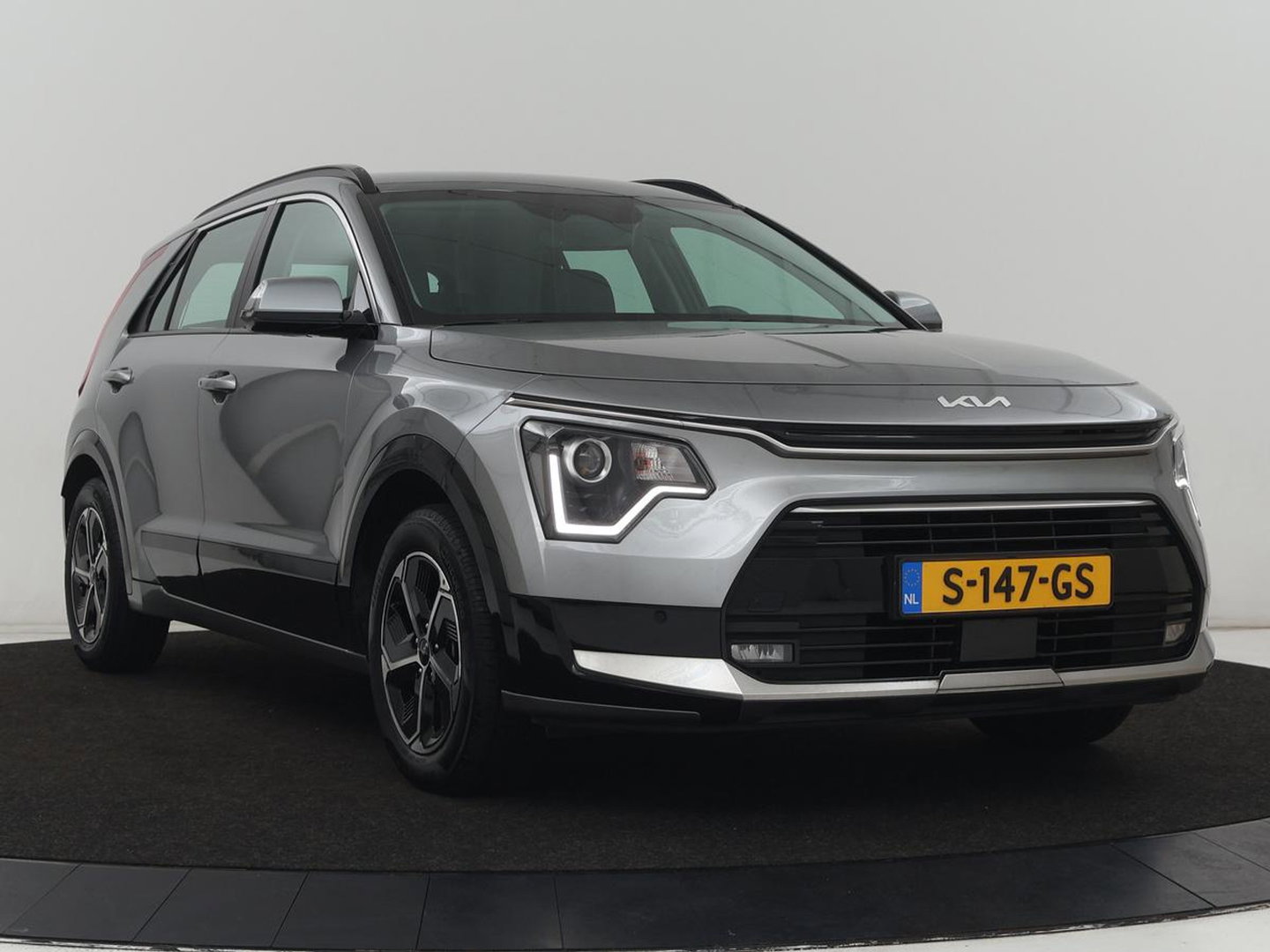 Kia Niro 1.6 GDi Hybrid DynamicLine | Trekhaak | Adaptive cruise | Camera | Carplay | Half leder | Navigatie | Sfeerverlichting | File Assistent | Parkeerhulp | Keyless | Climate control