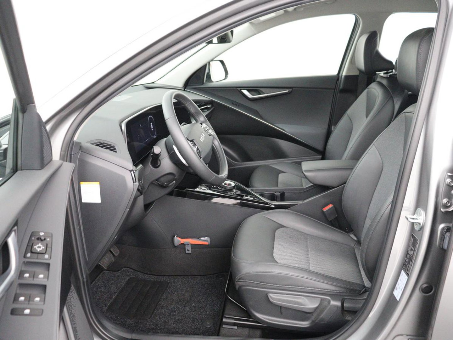 Kia Niro 1.6 GDi Hybrid DynamicLine | Trekhaak | Adaptive cruise | Camera | Carplay | Half leder | Navigatie | Sfeerverlichting | File Assistent | Parkeerhulp | Keyless | Climate control