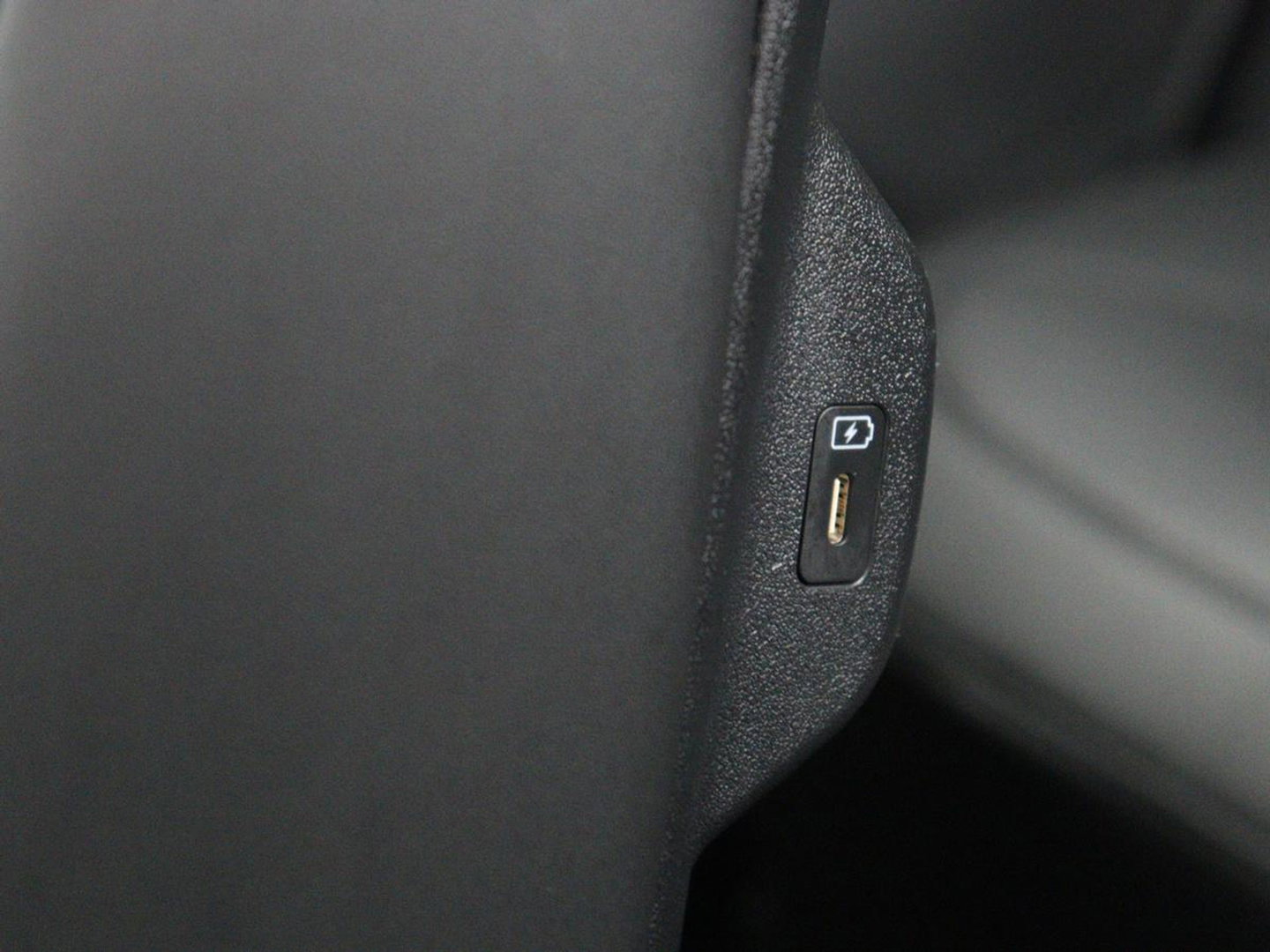 Kia Niro 1.6 GDi Hybrid DynamicLine | Trekhaak | Adaptive cruise | Camera | Carplay | Half leder | Navigatie | Sfeerverlichting | File Assistent | Parkeerhulp | Keyless | Climate control