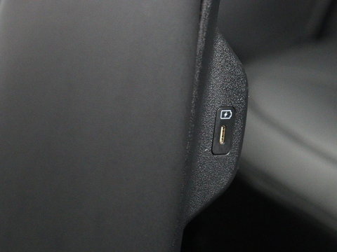 Kia Niro 1.6 GDi Hybrid DynamicLine | Trekhaak | Adaptive cruise | Camera | Carplay | Half leder | Navigatie | Sfeerverlichting | File Assistent | Parkeerhulp | Keyless | Climate control