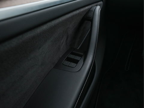 Tesla Model Y RWD 58 kWh [ 3-Fase-11kW ] {SOH-93%} (INCL-BTW) Aut. *HEATPUMP | PANO | LEATHER | AUTO-PILOT | NAVI-FULLMAP | MATRIX-LED | KEYLESS | CAMERA | DAB+ | HEATED-COMFORTSEATS | PRIVACYGLASS | TOPVIEW | 19''ALU*