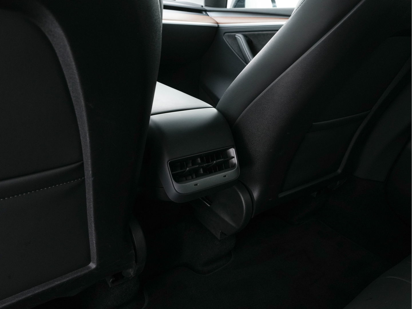 Tesla Model Y RWD 58 kWh [ 3-Fase-11kW ] {SOH-93%} (INCL-BTW) Aut. *HEATPUMP | PANO | LEATHER | AUTO-PILOT | NAVI-FULLMAP | MATRIX-LED | KEYLESS | CAMERA | DAB+ | HEATED-COMFORTSEATS | PRIVACYGLASS | TOPVIEW | 19''ALU*