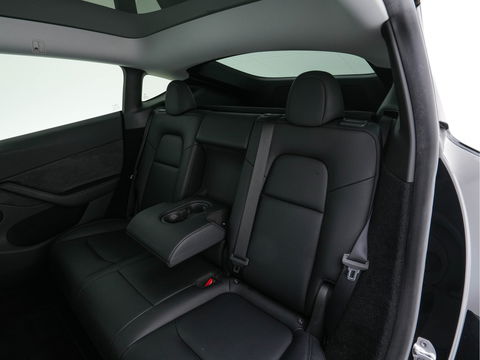 Tesla Model Y RWD 58 kWh [ 3-Fase-11kW ] {SOH-93%} (INCL-BTW) Aut. *HEATPUMP | PANO | LEATHER | AUTO-PILOT | NAVI-FULLMAP | MATRIX-LED | KEYLESS | CAMERA | DAB+ | HEATED-COMFORTSEATS | PRIVACYGLASS | TOPVIEW | 19''ALU*