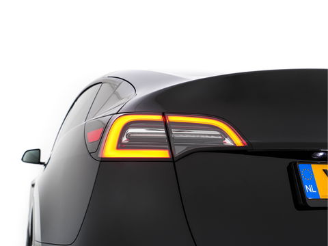 Tesla Model Y RWD 58 kWh [ 3-Fase-11kW ] {SOH-93%} (INCL-BTW) Aut. *HEATPUMP | PANO | LEATHER | AUTO-PILOT | NAVI-FULLMAP | MATRIX-LED | KEYLESS | CAMERA | DAB+ | HEATED-COMFORTSEATS | PRIVACYGLASS | TOPVIEW | 19''ALU*