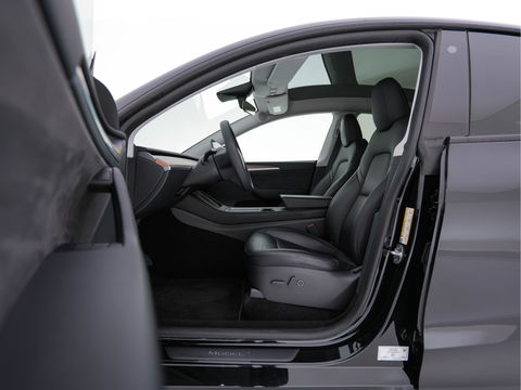 Tesla Model Y RWD 58 kWh [ 3-Fase-11kW ] {SOH-93%} (INCL-BTW) Aut. *HEATPUMP | PANO | LEATHER | AUTO-PILOT | NAVI-FULLMAP | MATRIX-LED | KEYLESS | CAMERA | DAB+ | HEATED-COMFORTSEATS | PRIVACYGLASS | TOPVIEW | 19''ALU*