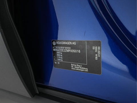 Volkswagen ID.4 First 77 kWh [ 3-Fase-11kW ] {SOH-83%} (INCL-BTW) *LEATHER-MICROFIBRE | FULL-LED | CRUISE | HEATED-COMFORTSEATS | DIGI-COCKPIT | AMBIENTLIGHT | NAVI-FULLMAP | PDC | TOWBAR | PRIVACY-GLASS | CAMERA | 20''ALU*